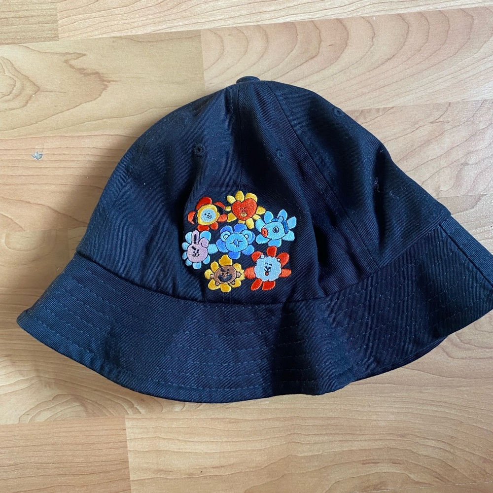 BT21 Flower Bucket Hat